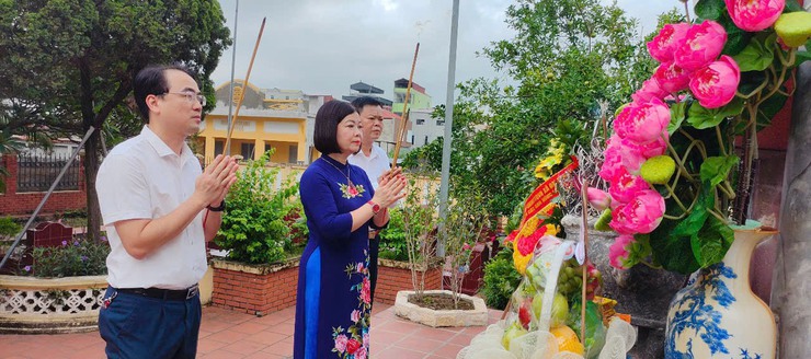 DÂNG HƯƠNG TƯỞNG NIỆM CÁC ANH HÙNG LIỆT SỸ TRÊN ĐỊA BÀN XÃ ĐẠI THANH- Ảnh 4.