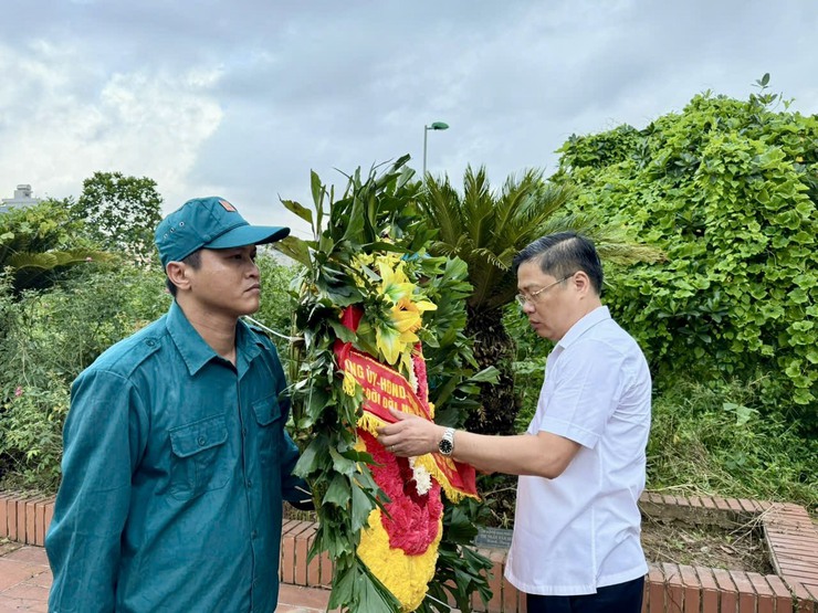 DÂNG HƯƠNG TƯỞNG NIỆM CÁC ANH HÙNG LIỆT SỸ TRÊN ĐỊA BÀN XÃ ĐẠI THANH- Ảnh 2.