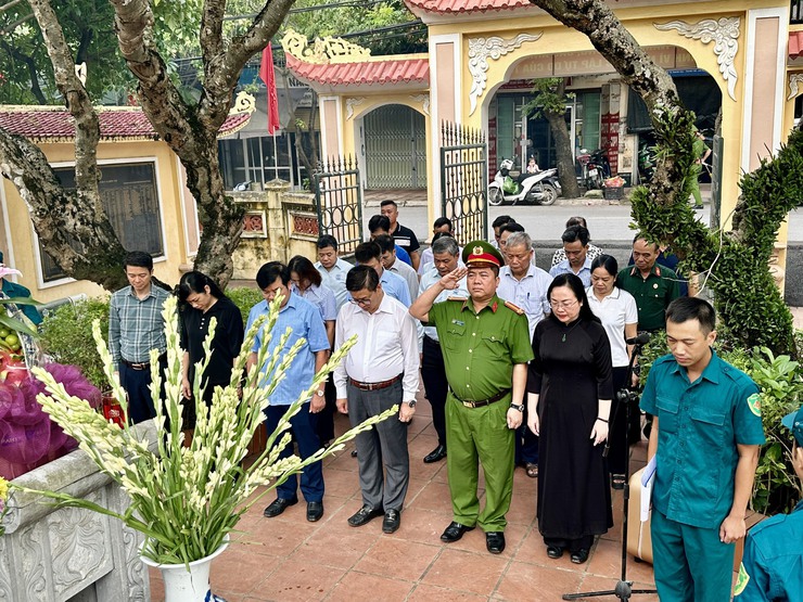 DÂNG HƯƠNG TƯỞNG NIỆM CÁC ANH HÙNG LIỆT SỸ TRÊN ĐỊA BÀN XÃ ĐẠI THANH- Ảnh 6.
