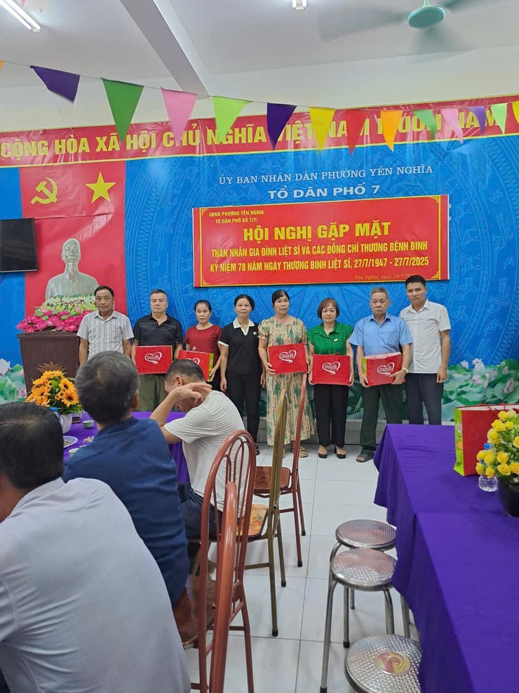 Gặp mặt tri ân nhân dịp 78 năm Ngày Thương binh – Liệt sĩ tại tổ dân phố 7Y phường Yên Nghĩa- Ảnh 3.
