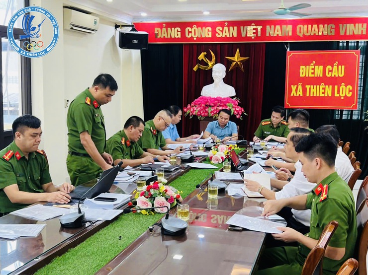 Đội Chữa cháy và CNCH khu vực số 3 tham mưu tổ chức làm việc, hướng dẫn UBND xã Thiên Lộc, UBND xã Vĩnh Thanh về việc triển khai thực hiện các nhiệm vụ trọng tâm, cấp bách về công tác PCCC và CNCH.- Ảnh 1.
