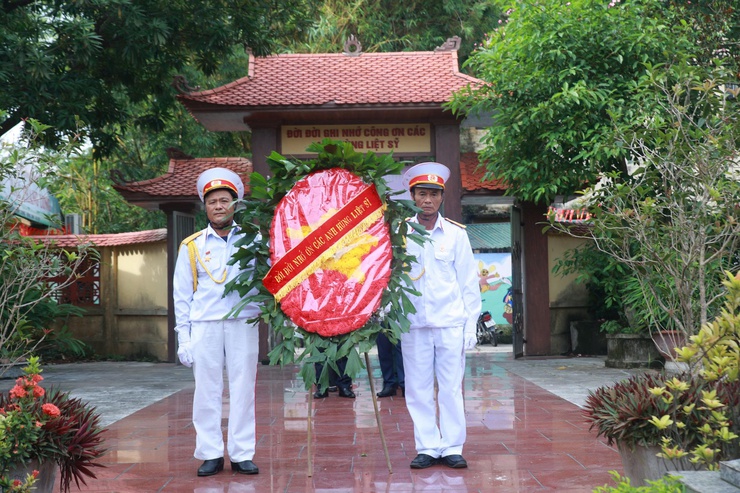 Đoàn lãnh đạo Đảng ủy - HĐND - UBND - UB MTTQ Việt Nam xã Thiên Lộc viếng Nghĩa trang liệt sỹ nhân kỷ niệm 78 năm ngày Thương binh - Liệt sỹ (27/7/1947 - 27/7/2025)- Ảnh 11.