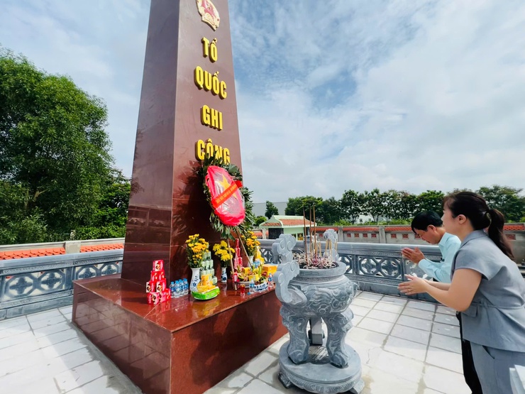 Đoàn lãnh đạo Đảng ủy - HĐND - UBND - UB MTTQ Việt Nam xã Thiên Lộc viếng Nghĩa trang liệt sỹ nhân kỷ niệm 78 năm ngày Thương binh - Liệt sỹ (27/7/1947 - 27/7/2025)- Ảnh 56.