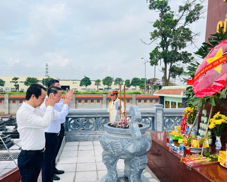 Đoàn lãnh đạo Đảng ủy - HĐND - UBND - UB MTTQ Việt Nam xã Thiên Lộc viếng Nghĩa trang liệt sỹ nhân kỷ niệm 78 năm ngày Thương binh - Liệt sỹ (27/7/1947 - 27/7/2025)- Ảnh 51.