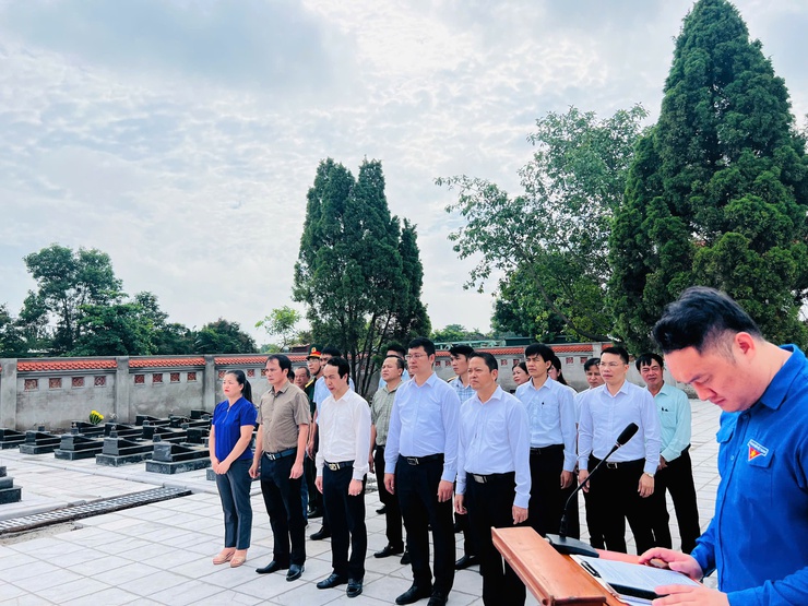 Đoàn lãnh đạo Đảng ủy - HĐND - UBND - UB MTTQ Việt Nam xã Thiên Lộc viếng Nghĩa trang liệt sỹ nhân kỷ niệm 78 năm ngày Thương binh - Liệt sỹ (27/7/1947 - 27/7/2025)- Ảnh 46.
