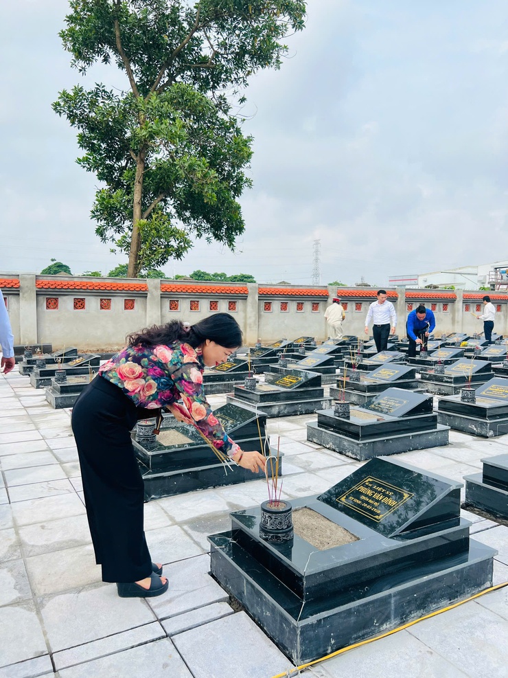 Đoàn lãnh đạo Đảng ủy - HĐND - UBND - UB MTTQ Việt Nam xã Thiên Lộc viếng Nghĩa trang liệt sỹ nhân kỷ niệm 78 năm ngày Thương binh - Liệt sỹ (27/7/1947 - 27/7/2025)- Ảnh 53.