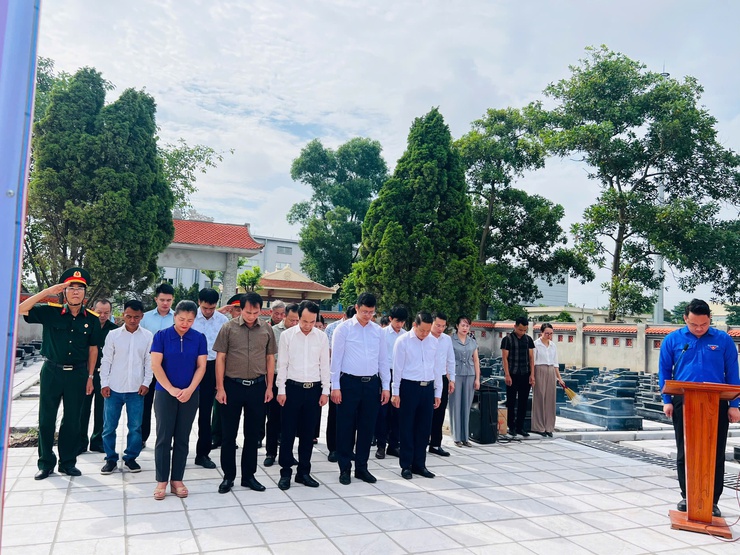 Đoàn lãnh đạo Đảng ủy - HĐND - UBND - UB MTTQ Việt Nam xã Thiên Lộc viếng Nghĩa trang liệt sỹ nhân kỷ niệm 78 năm ngày Thương binh - Liệt sỹ (27/7/1947 - 27/7/2025)- Ảnh 48.