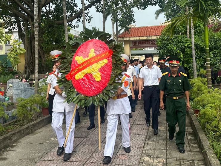 Đoàn lãnh đạo Đảng ủy - HĐND - UBND - UB MTTQ Việt Nam xã Thiên Lộc viếng Nghĩa trang liệt sỹ nhân kỷ niệm 78 năm ngày Thương binh - Liệt sỹ (27/7/1947 - 27/7/2025)- Ảnh 19.