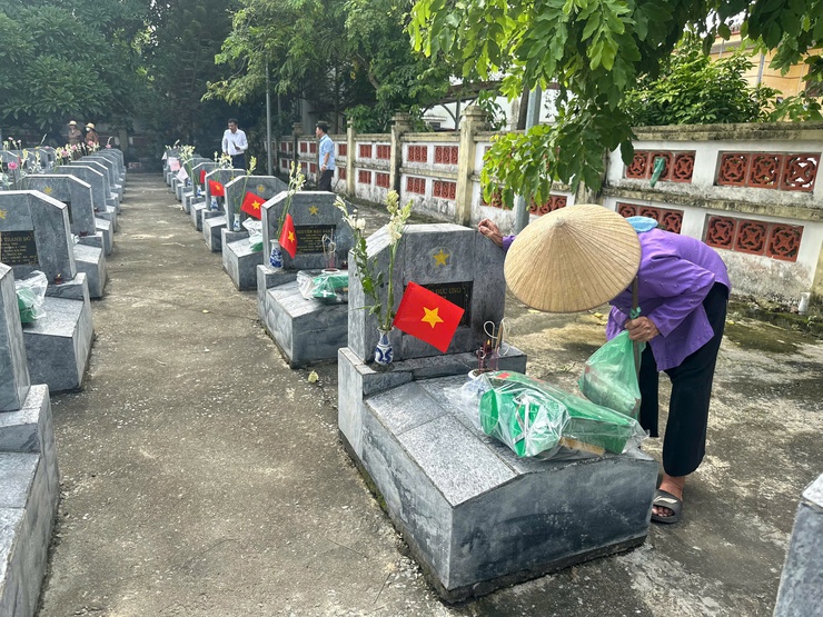 Đoàn lãnh đạo Đảng ủy - HĐND - UBND - UB MTTQ Việt Nam xã Thiên Lộc viếng Nghĩa trang liệt sỹ nhân kỷ niệm 78 năm ngày Thương binh - Liệt sỹ (27/7/1947 - 27/7/2025)- Ảnh 28.