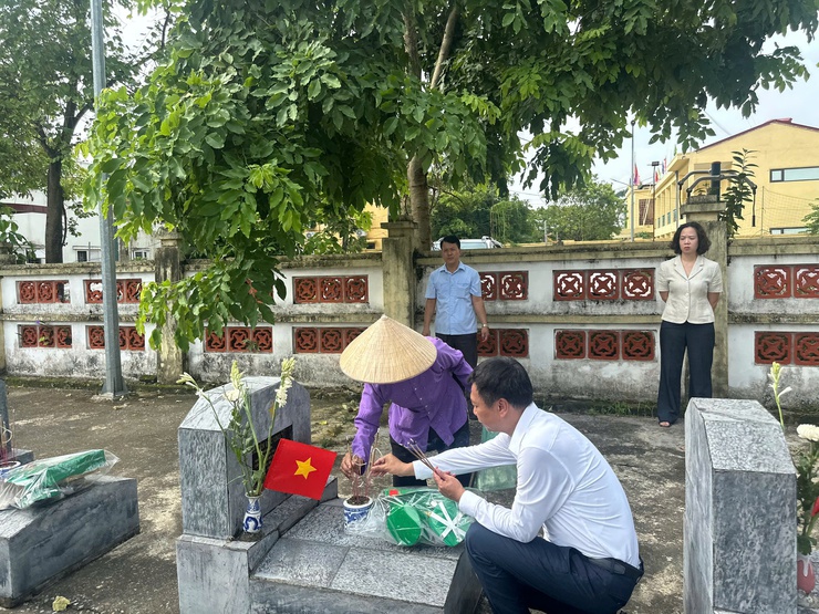 Đoàn lãnh đạo Đảng ủy - HĐND - UBND - UB MTTQ Việt Nam xã Thiên Lộc viếng Nghĩa trang liệt sỹ nhân kỷ niệm 78 năm ngày Thương binh - Liệt sỹ (27/7/1947 - 27/7/2025)- Ảnh 27.