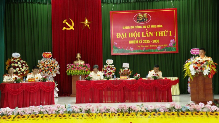 Đại hội Đảng bộ Công an xã Ứng Hoà lần thứ I, nhiệm kỳ 2025 - 2030 thành công tốt đẹp.- Ảnh 7.