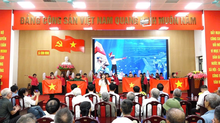 Xã Bình Minh tri ân các anh hùng liệt sĩ, thương, bệnh binh nhân kỷ niệm 78 năm Ngày Thương binh - Liệt sĩ- Ảnh 2.