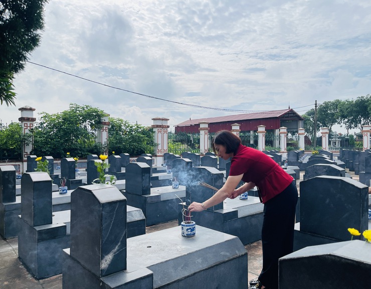 Đoàn lãnh đạo Đảng ủy - HĐND - UBND - UB MTTQ Việt Nam xã Thiên Lộc viếng Nghĩa trang liệt sỹ nhân kỷ niệm 78 năm ngày Thương binh - Liệt sỹ (27/7/1947 - 27/7/2025)- Ảnh 39.
