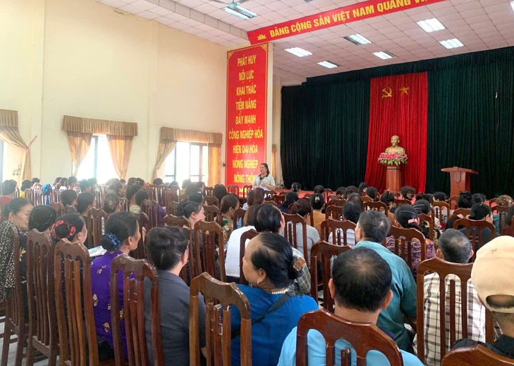 Trạm Y tế xã Phú Nghĩa tập huấn vệ sinh môi trường phòng chống sốt xuất huyết cho đội ngũ y tế thôn và cộng tác viên dân số- Ảnh 1.