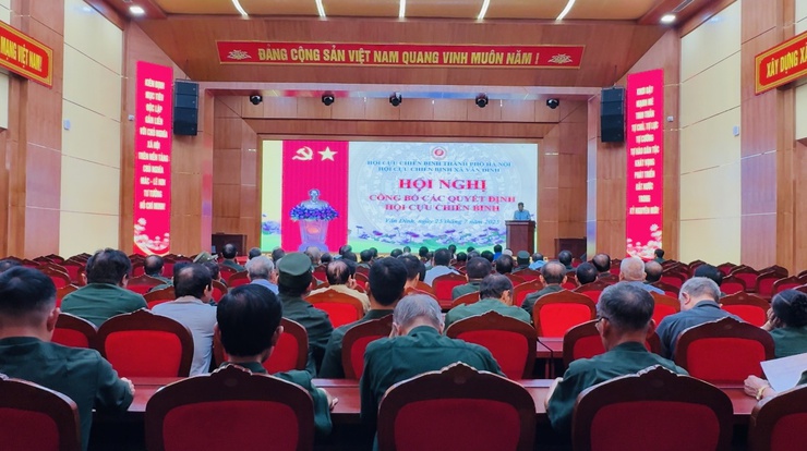 Hội Cựu chiến binh xã Vân Đình tổ chức hội nghị công bố quyết định về công tác cán bộ- Ảnh 2.