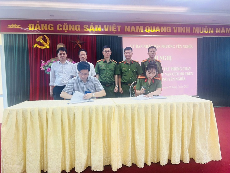 HỘI NGHỊ TRIỂN KHAI NHIỆM VỤ TRỌNG TÂM VỀ CÔNG TÁC PHÒNG CHÁY CHỮA CHÁY TRÊN ĐỊA BÀN PHƯỜNG YÊN NGHĨA- Ảnh 1.