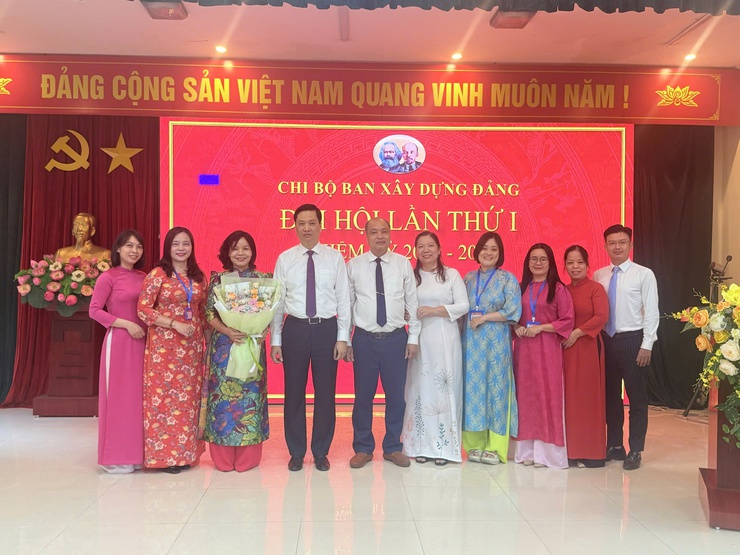Đại hội Chi bộ Ban Xây dựng Đảng Đảng ủy phường Yên Hoà lần thứ I, nhiệm kỳ 2025 - 2030 - Ảnh 2.