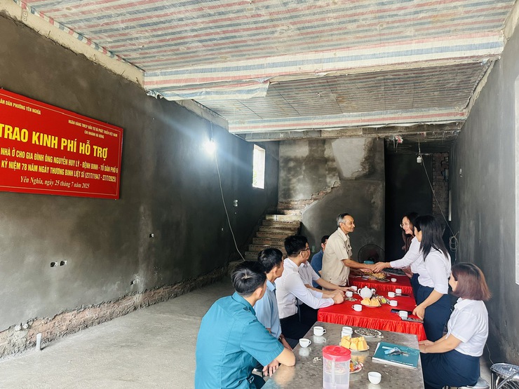 TRAO TẶNG KINH PHÍ XÂY NHÀ Ở CHO ÔNG NGUYỄN HUY LÝ- BỆNH BINH 61%- Ảnh 2.