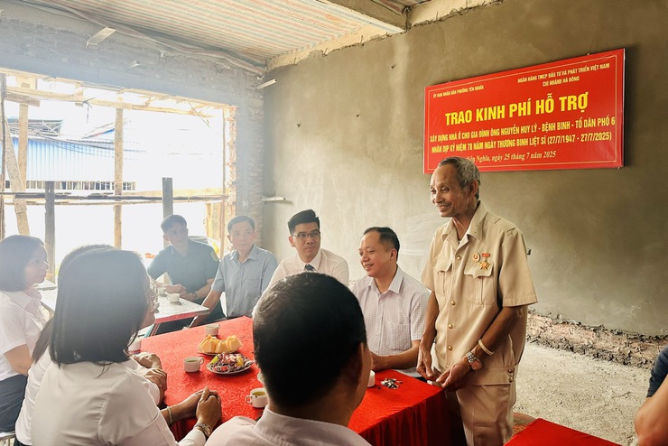 TRAO TẶNG KINH PHÍ XÂY NHÀ Ở CHO ÔNG NGUYỄN HUY LÝ- BỆNH BINH 61%- Ảnh 3.