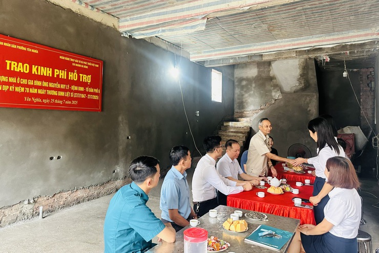 TRAO TẶNG KINH PHÍ XÂY NHÀ Ở CHO ÔNG NGUYỄN HUY LÝ- BỆNH BINH 61%- Ảnh 4.