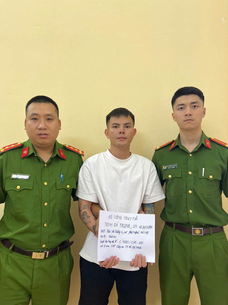 Cảnh sát khu vực Công an xã Phú Nghĩa: “Gần dân, sát dân” – Phát hiện, bắt giữ đối tượng truy nã tại địa phương- Ảnh 1.