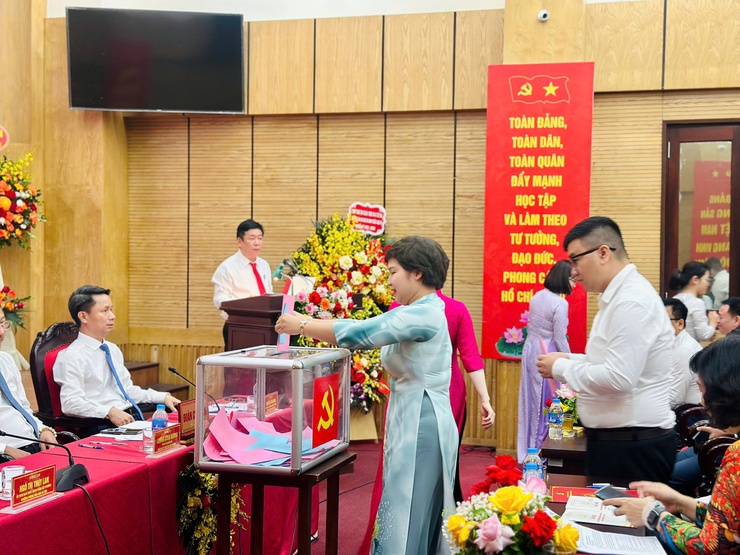 Tổ chức thành công Đại hội Đảng bộ UBND phường Ngọc Hà lần thứ I, nhiệm kỳ 2025 - 2030- Ảnh 11.