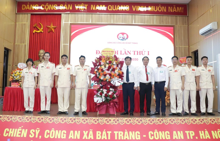 Công an xã Bát Tràng tổ chức Đại hội Đảng bộ lần thứ nhất, nhiệm kỳ 2025-2030- Ảnh 1.