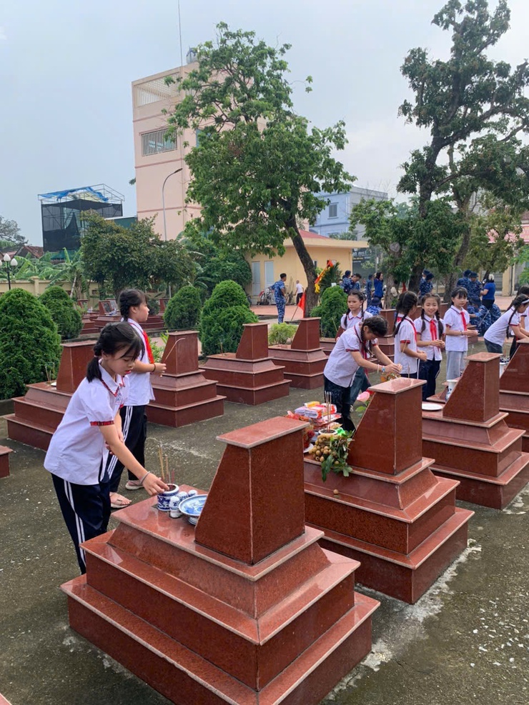 TUỔI TRẺ HƯỚNG VỀ NGUỒN CỘI - TRI ÂN CÁC ANH HÙNG LIỆT SĨ- Ảnh 4.