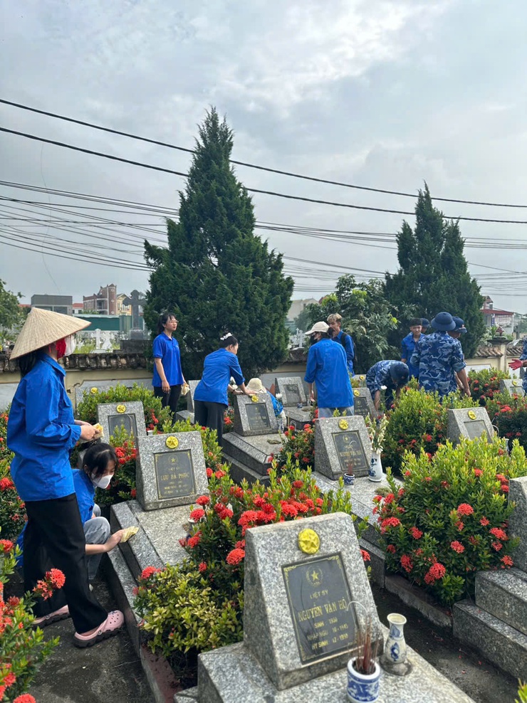 TUỔI TRẺ HƯỚNG VỀ NGUỒN CỘI - TRI ÂN CÁC ANH HÙNG LIỆT SĨ- Ảnh 5.
