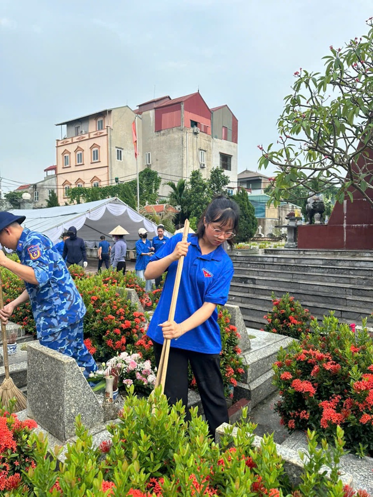 TUỔI TRẺ HƯỚNG VỀ NGUỒN CỘI - TRI ÂN CÁC ANH HÙNG LIỆT SĨ- Ảnh 6.