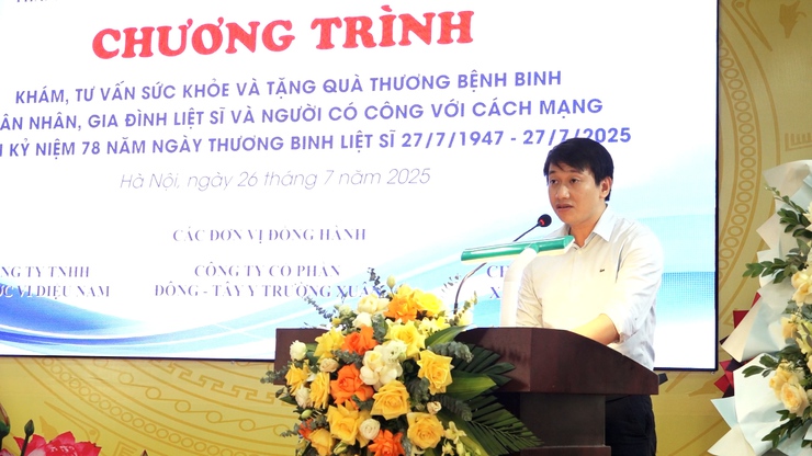 Trên 250 người có công được khám, tư vấn sức khỏe và cấp thuốc miễn phí- Ảnh 2.