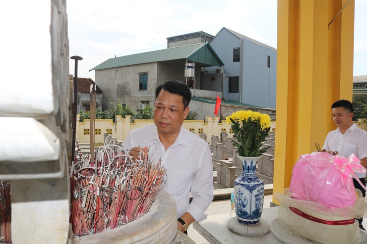 Phú Cát tổ chức các hoạt động tri ân nhân kỷ niệm 78 năm Ngày Thương binh – Liệt sỹ (27/7/1947 – 27/7/2025)- Ảnh 1.