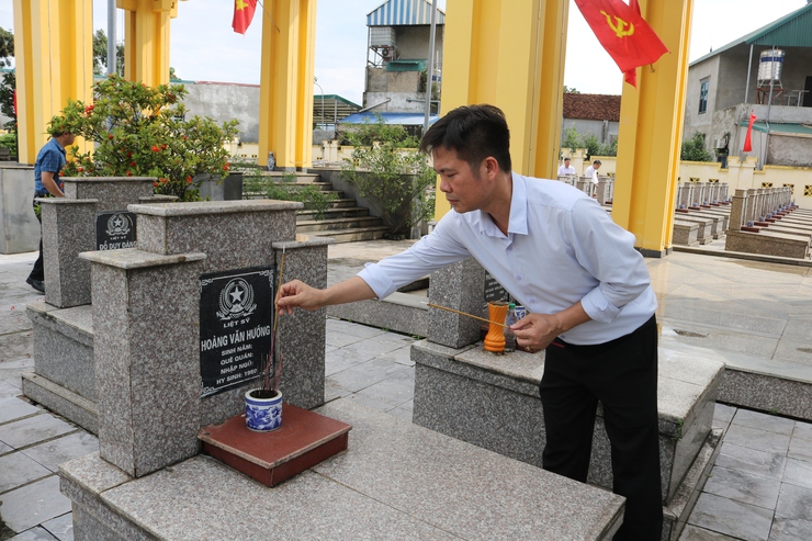 Phú Cát tổ chức các hoạt động tri ân nhân kỷ niệm 78 năm Ngày Thương binh – Liệt sỹ (27/7/1947 – 27/7/2025)- Ảnh 6.