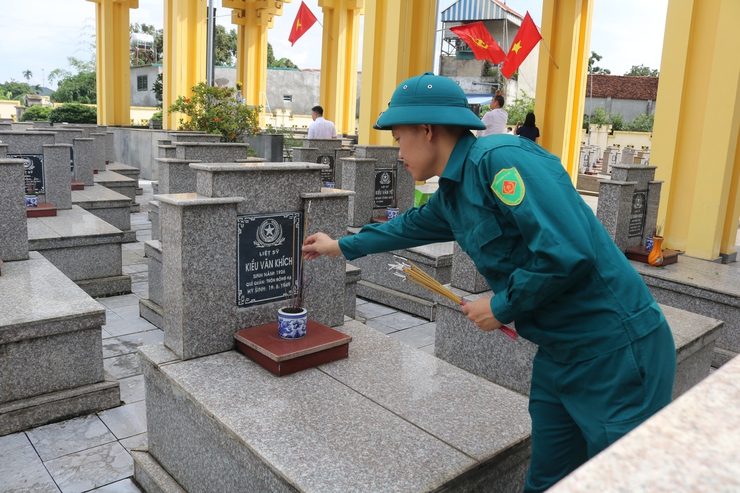 Phú Cát tổ chức các hoạt động tri ân nhân kỷ niệm 78 năm Ngày Thương binh – Liệt sỹ (27/7/1947 – 27/7/2025)- Ảnh 7.