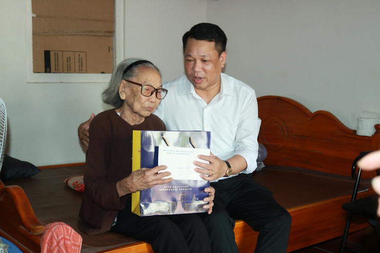 Phú Cát tổ chức các hoạt động tri ân nhân kỷ niệm 78 năm Ngày Thương binh – Liệt sỹ (27/7/1947 – 27/7/2025)- Ảnh 8.