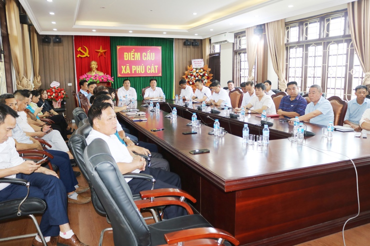 Cử tri 4 xã Quốc Oai, Kiều Phú, Phú Cát và Hưng Đạo đánh giá cao kỳ họp thứ hai Mười lăm HĐND thành phố Hà Nội- Ảnh 4.