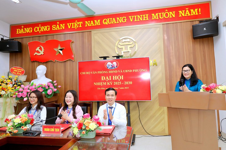 Đại hội Chi bộ Văn phòng HĐND và UBND phường, nhiệm kỳ 2025 - 2030 thành công tốt đẹp- Ảnh 1.