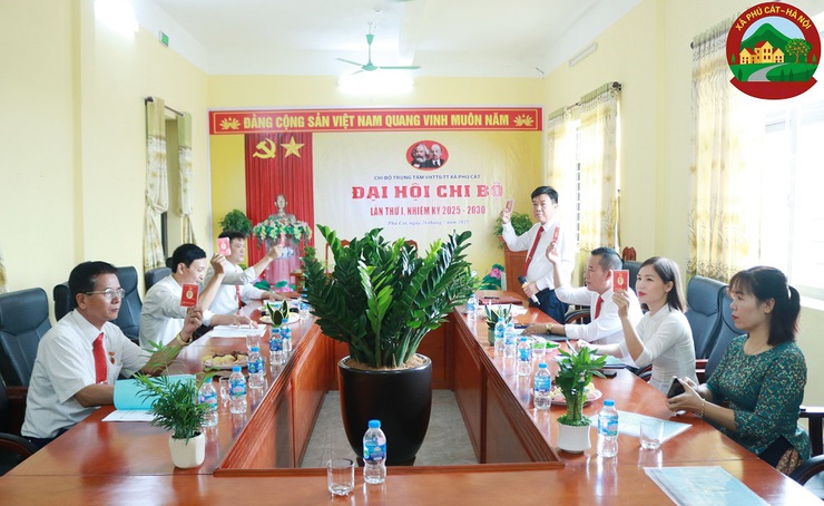 Xã Phú Cát: Hoàn thành đại hội các chi bộ nhiệm kỳ 2025 - 2030- Ảnh 27.