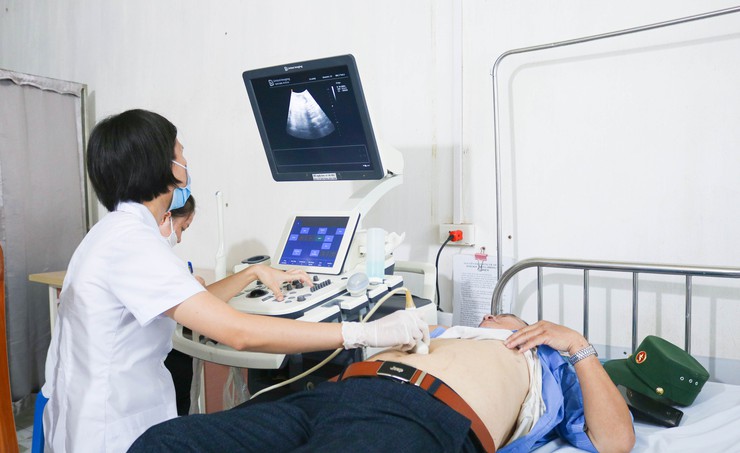Xã Quốc Oai tổ chức khám, tư vấn sức khoẻ và cấp phát thuốc miễn phí cho 357 người có công dịp 27/7- Ảnh 3.