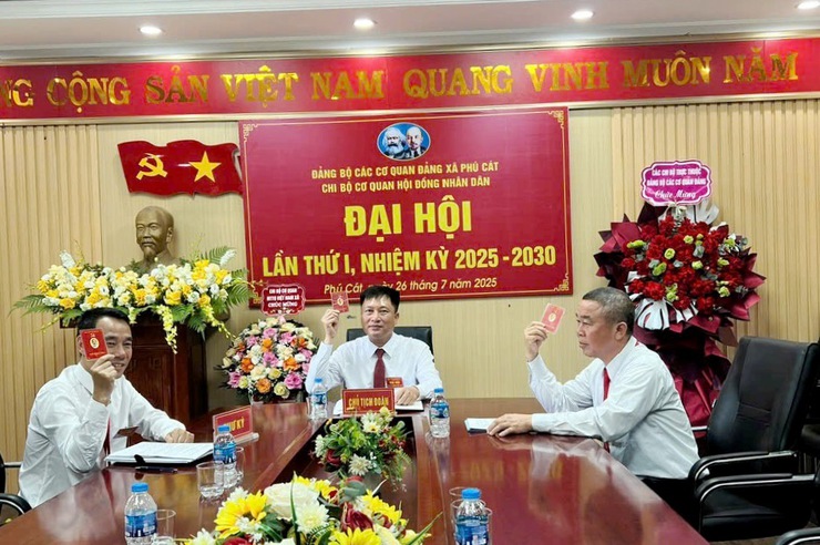 Xã Phú Cát: Hoàn thành đại hội các chi bộ nhiệm kỳ 2025 - 2030- Ảnh 10.