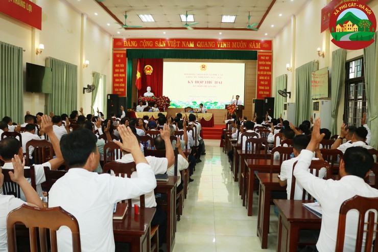 Phú Cát tổ chức thành công kỳ họp thứ 2 HĐND xã Phú Cát khóa XX, nhiệm kỳ 2021-2026- Ảnh 8.