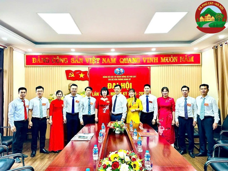 Xã Phú Cát: Hoàn thành đại hội các chi bộ nhiệm kỳ 2025 - 2030- Ảnh 12.