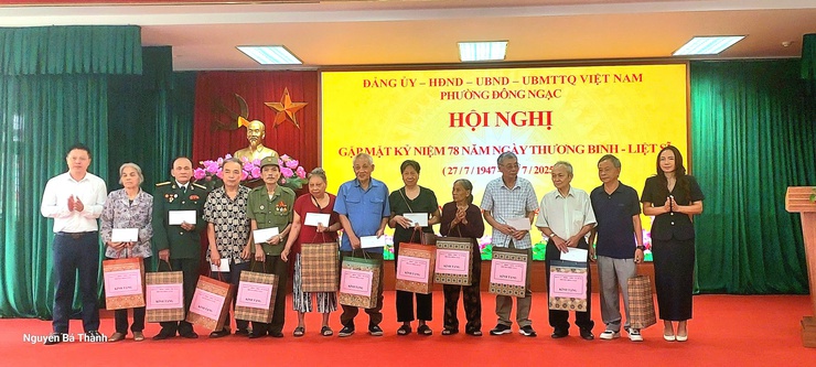 PHƯỜNG ĐÔNG NGẠC TỔ CHỨC GẶP MẶT TẶNG QUÀ, THƯƠNG BỆNH BINH, GIA ĐÌNH LIỆT SĨ, NGƯỜI CÓ CÔNG VỚI CÁCH MẠNG NHÂN DỊP KỶ NIỆM 78 NĂM NGÀY THƯƠNG BINH LIỆT SĨ (27/7/1947 – 27/7/2025)- Ảnh 3.