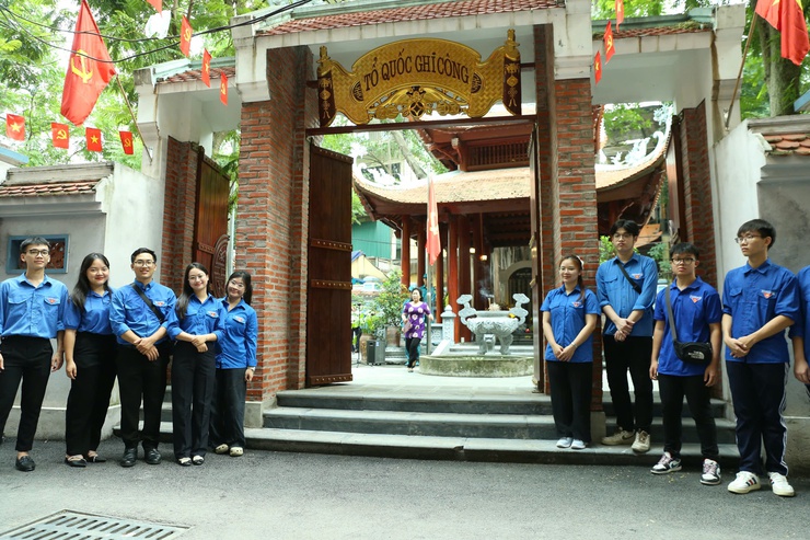 Phường Giảng Võ: Tiếp nối truyền thống, tri ân anh hùng liệt sỹ, người có công, gia đình chính sách- Ảnh 5.