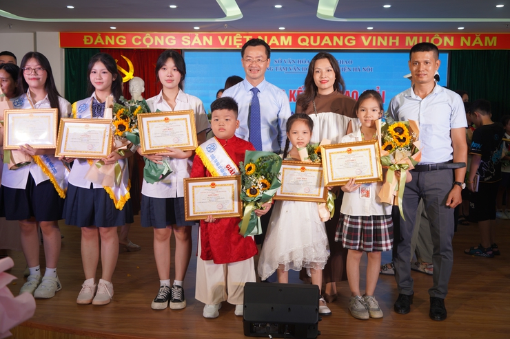4 năm liên tiếp dẫn đầu cuộc thi Đại sứ Văn hoá đọc cấp thành phố: Tây Hồ bền bỉ thắp lửa văn hóa đọc Thủ đô- Ảnh 6.