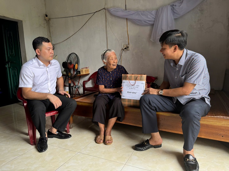 Tổ quốc ghi công – Nhân dân đời đời tưởng nhớ- Ảnh 1.