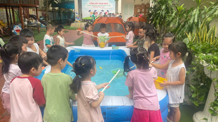HOẠT ĐỘNG GIAO LƯU TRẢI NGHIỆM “TRẠI HÈ VUI VẺ” CỦA CÁC BÉ TRƯỜNG MẦM NON THỊNH LIỆT- Ảnh 2.