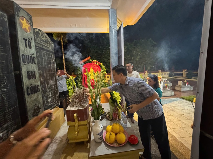 Hòa Xá tổ chức Lễ “Thắp nến tri ân các anh hùng liệt sĩ” – Sáng mãi lòng biết ơn vô hạn- Ảnh 17.