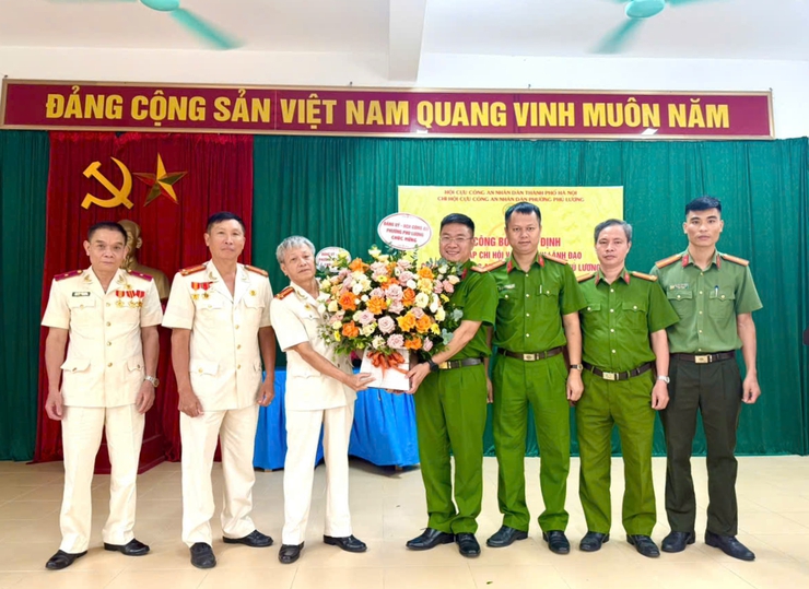 Công bố Quyết định thành lập Chi hội Cựu Công an nhân dân phường Phú Lương- Ảnh 3.