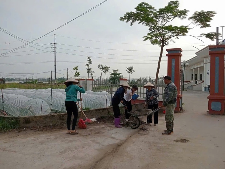Xã Quang Minh phát động vệ sinh môi trường, khắc phục hậu quã bão số 3 Wipha và chào mừng các sự kiện quan trọng của đất nước- Ảnh 8.